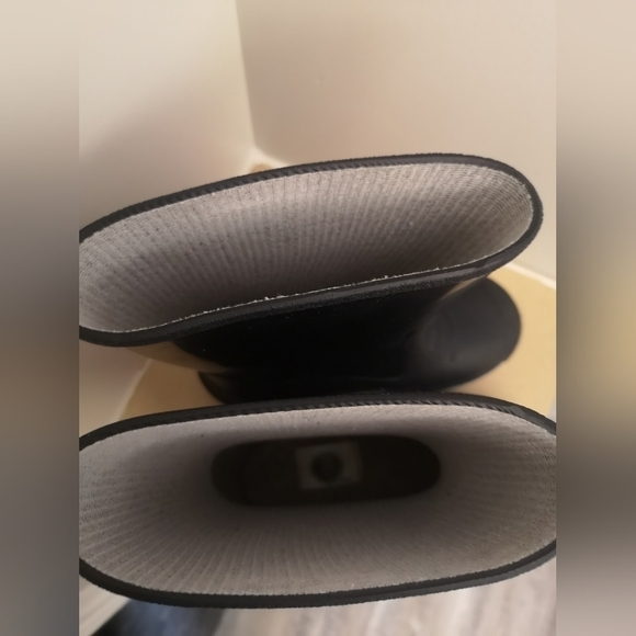 Oilers Kids Rain Boots. NHL Oilers, blue Size 1 Youth. - Picture 3 of 4